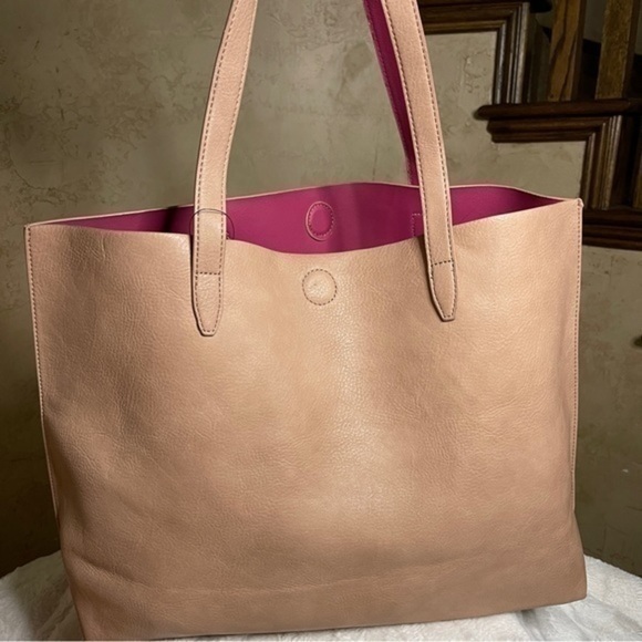 Brand new Forever 21. NWT. Cute pink interior. Very spacious. - Picture 1 of 10